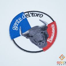 Parches Bordados Personalizados: Termoadhesivos, con Velcro o para Coser 5 Parche bordado termoadhesivo